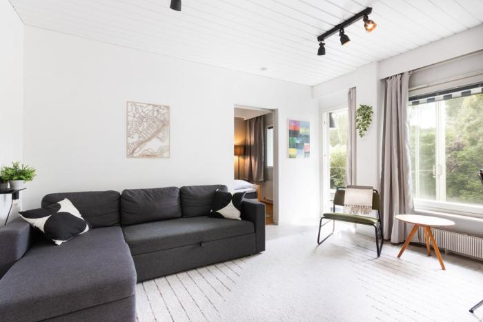 Rauhallinen huoneisto, pysäköinti, sauna, oma piha