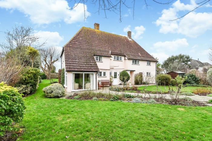 Aura Favoni, West Wittering