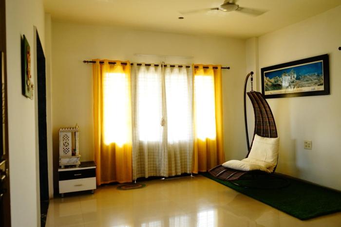 Modern Penthouse in Natures Lap - Family Only