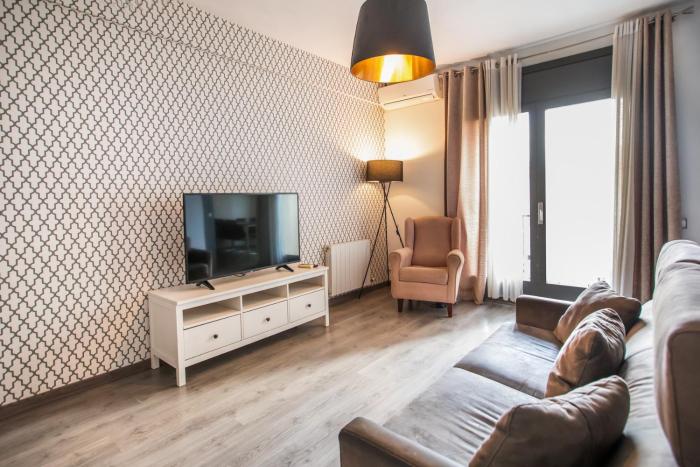 64IND1131 - Apartment with balcony