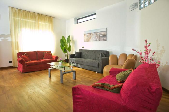 LADELI - Como - grande appartamento con parcheggio, nefltix, giardino, terrazzo