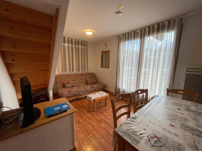 Chalet 3 Pièces 6 Pers. avec Terrasse à SuperDévoluy - FR-1-504-450