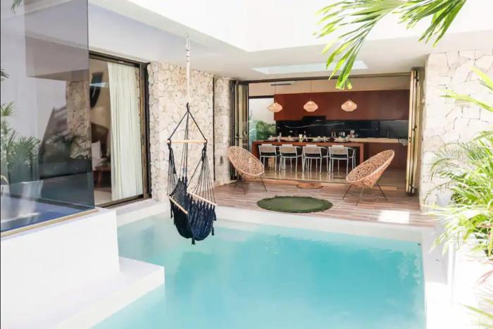 Huge 10BR Luxury Villa complex with Private Pool & Serene Setting