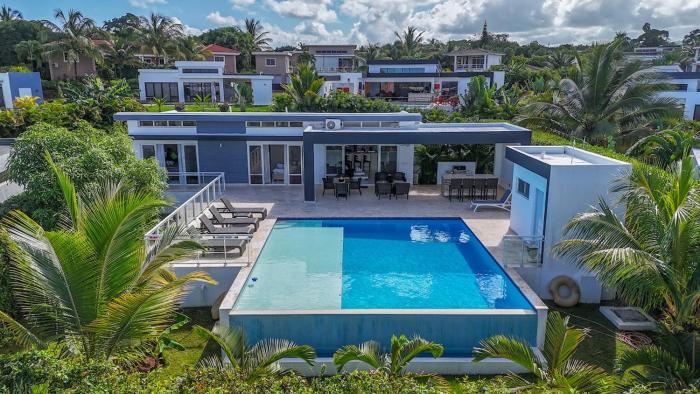 AC in Living Room, Infinity, Pool Luxury