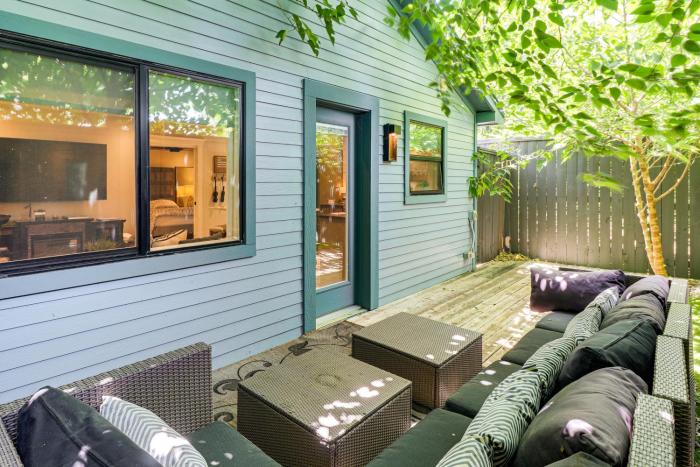 Cozy SXSW Stay Near Zilker Park Pet Friendly!