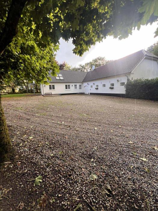 The house in the countryside close to MCH