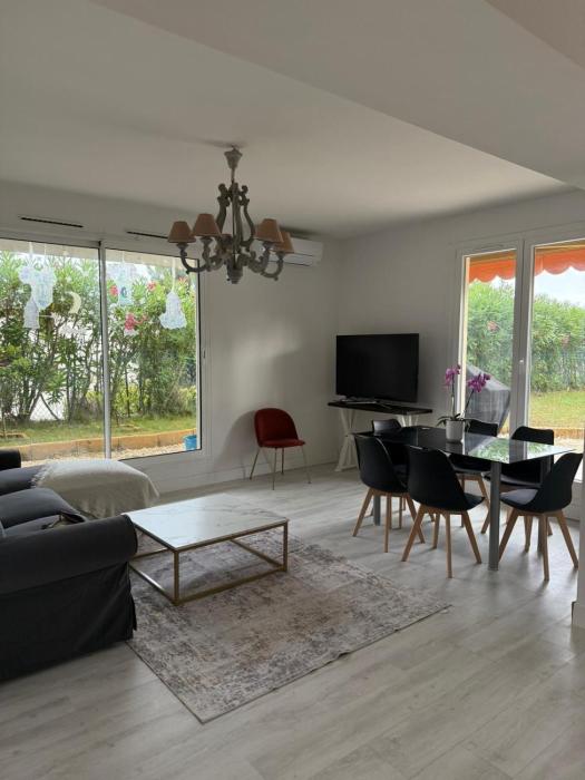 Beautiful 3 bedroom apartment with nice garden