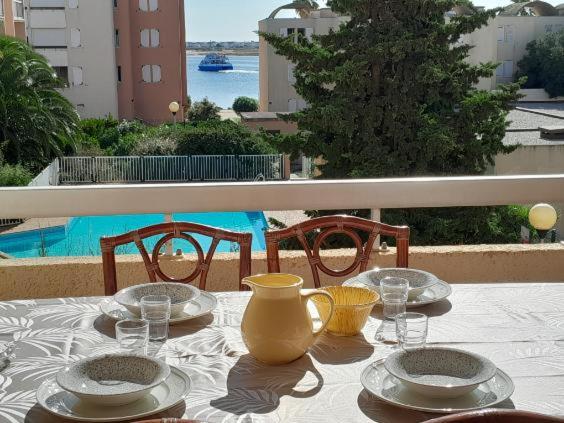 Joli appartement climatisé résidence avec piscine et plage du Grazel à 180m
