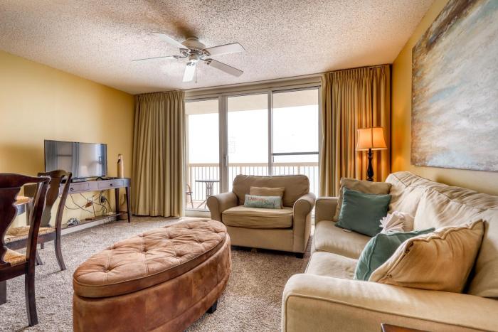 Pelican Beach Resort 1802