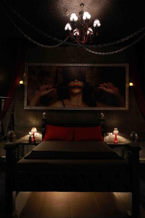 Experience Room 105 - Castle De Paris