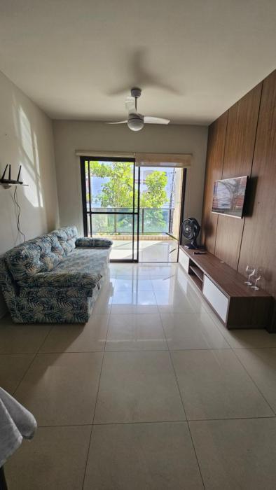 Lindo apartamento reformado a duas quadras da praia da Enseada