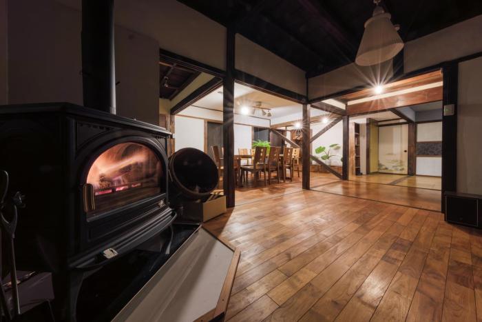 Private traditional Japanese house, Ski resort 40 min by car, 長野岡谷IC5分,貸切古民家,最大9名,ペットOK,