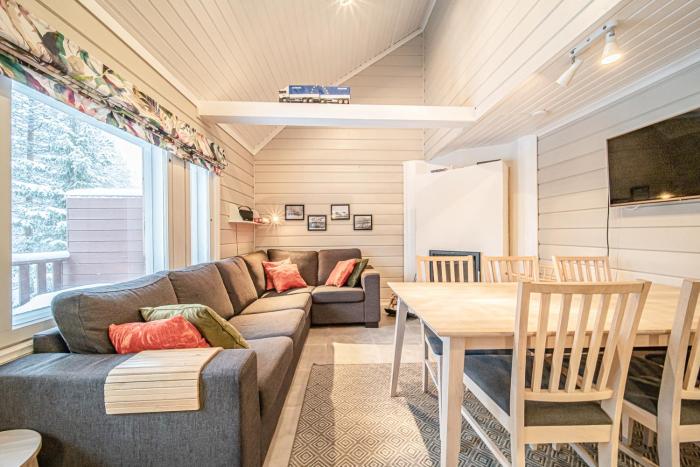 Lavi Chalet by Aavalevi