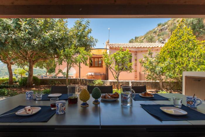 Villa Petra by PosarelliVillas