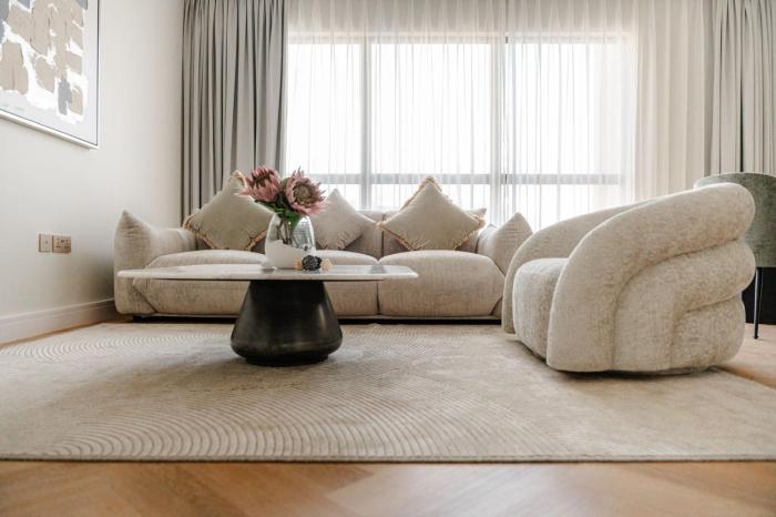 Elegant 2-Bedroom Apartment with Breathtaking Cityscape