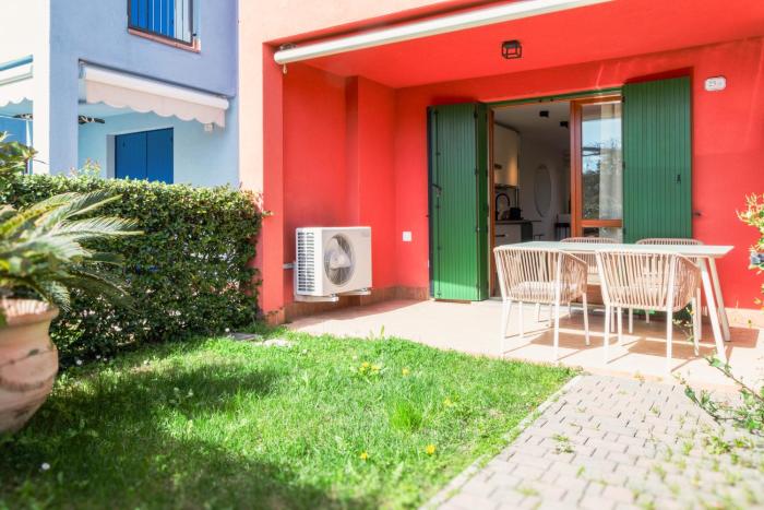 Exclusive Pool Access, 2 floors, Balcony View, Parking