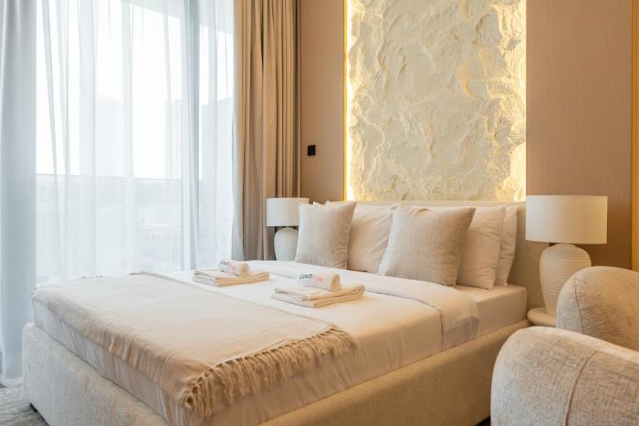 New Studio Aura JVC Pool Gym Sauna Padel court