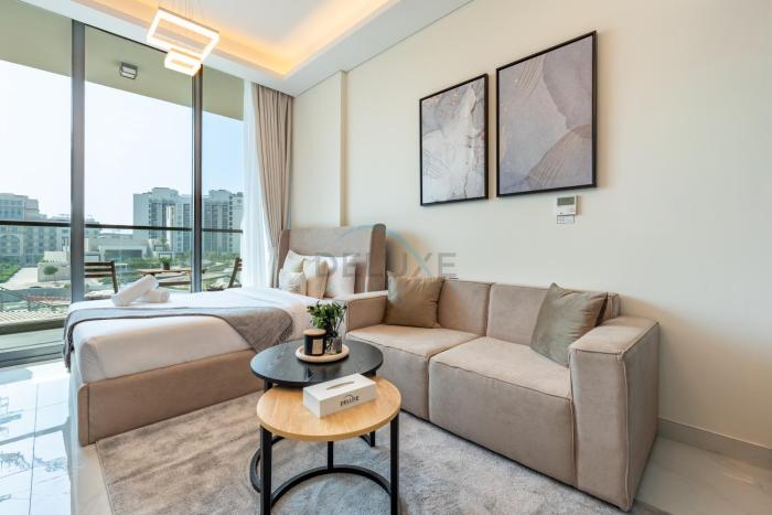 Walking distance to Dubai Miracle Garden and Butterfly Garden, Few minutes drive to Mall of the Emirates and IMG Worlds of Adventure - Samana Park Views, Arjan by Deluxe Holiday Homes