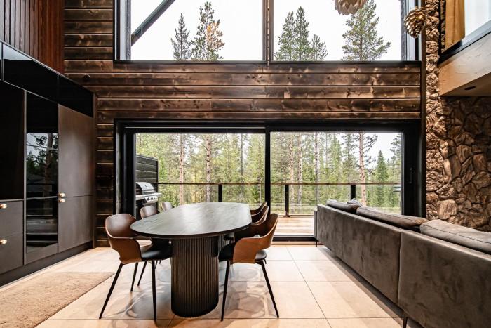 Villa Komia Iso by Aavalevi