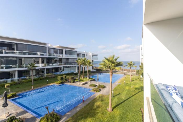 Beachfront gem with pool gym