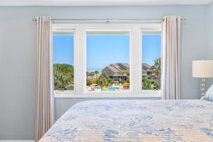 Mariners Walk 5F - Ocean View Condo! Pool!