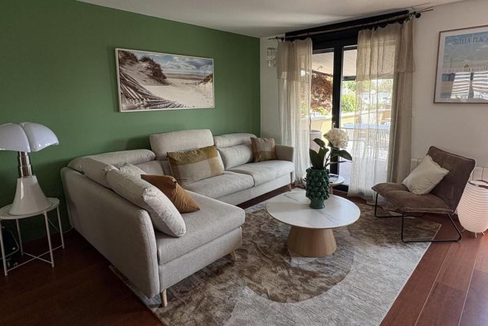 New apartment with terrace in the center