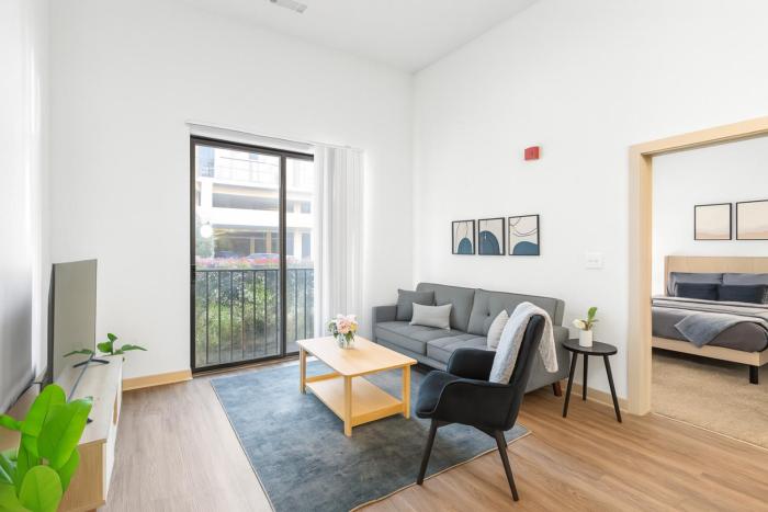 Chic Mid-Rise Apartment 2BR Getaway