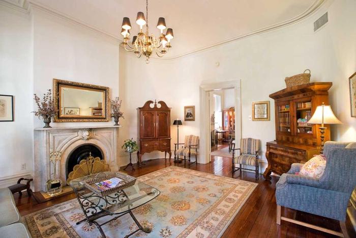 Wilkes Pied-a-terre by Lucky Savannah