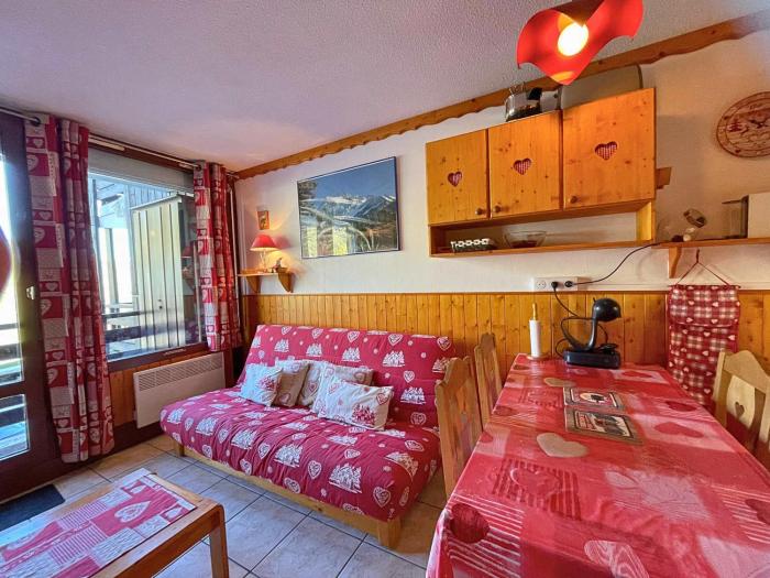 Grand studio pour 4, Les Menuires, aux pieds des pistes - FR-1-452-397