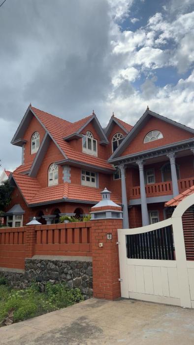 Redwood Retro Beach Villa