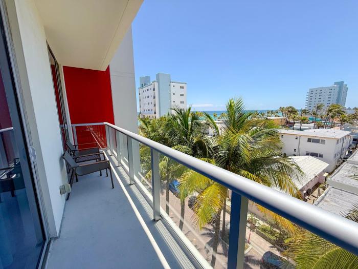 1BD Beachfront Escape Hollywood Beach