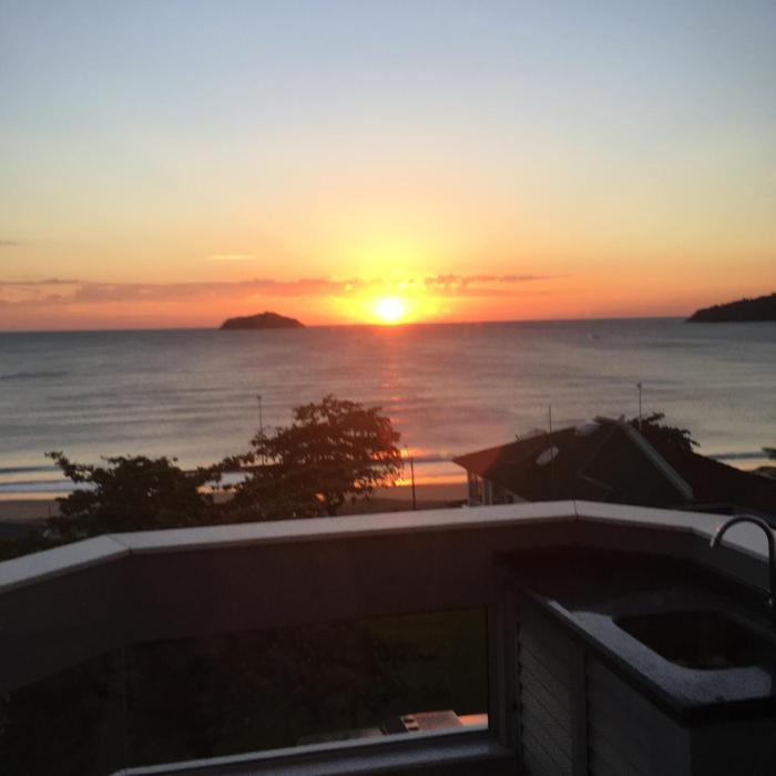 Cobertura com frente para o mar no centro de Piçarras