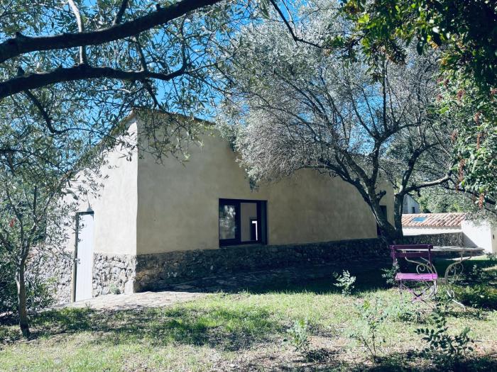 Appartment, terrace, garden next Cassis