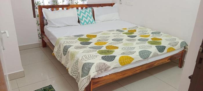 DREAMY cosy 2bhk, Just 6 mins to Whitetown and Beach EMERALD