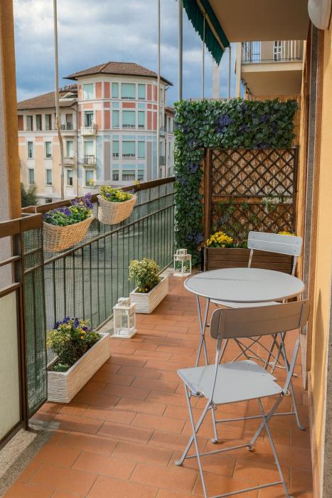 Beautiful floral apartment on Navigli