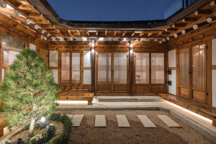 Luxury Hanok Pine Residence