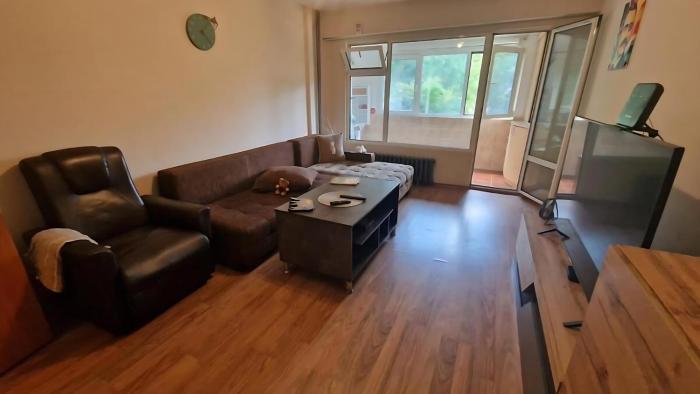 Stylish Apt, Free Parking, Near Center & Airport