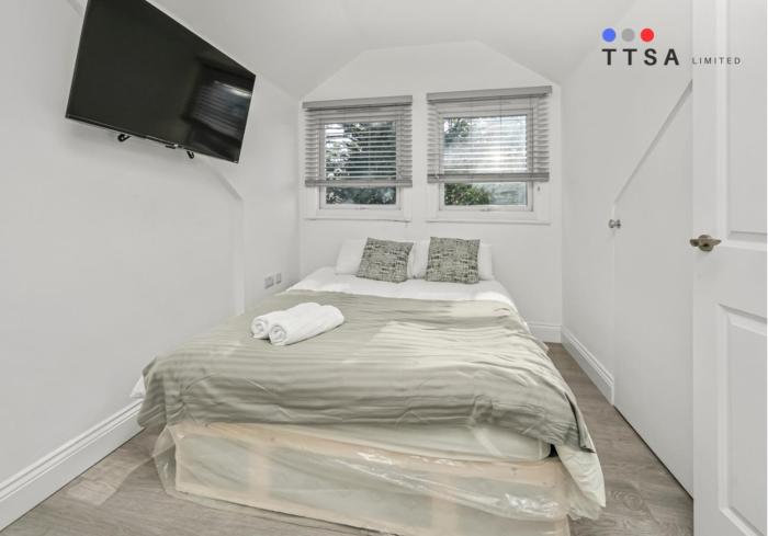 Modern Studio with En-Suite & Kitchenette - Norwood Junction - Kings Road 5