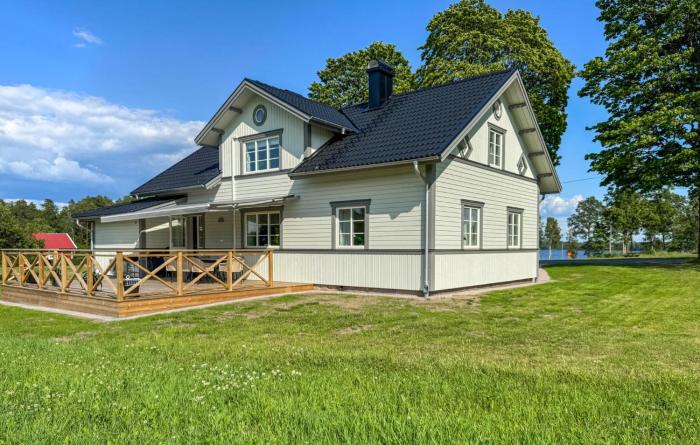 Pet Friendly Home In Bolmsö With Sauna