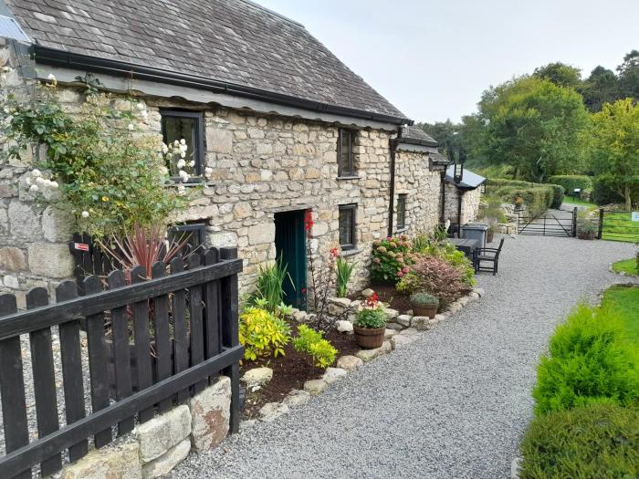 St Molings Well House and Gardens