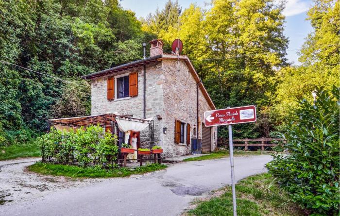 1 Bedroom Pet Friendly Home In Ortignano Raggiolo