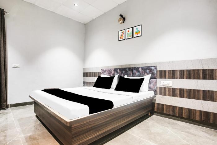 OYO 83155 Ravi Hotel & Banquet