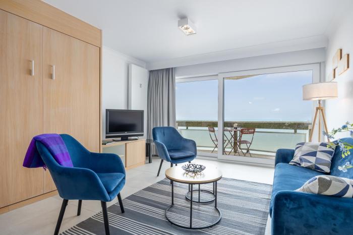 Aldis Beachfront 215