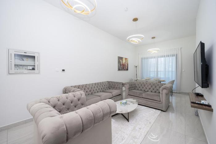 Family-Friendly 4BR with Amenities Business Bay