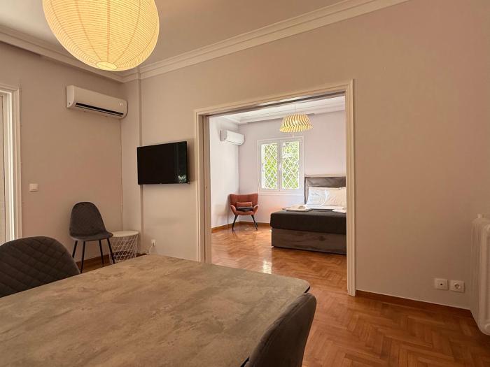 Solvy Areos 7 Seaside Family Suite - Direct to City Center & Port & Airport