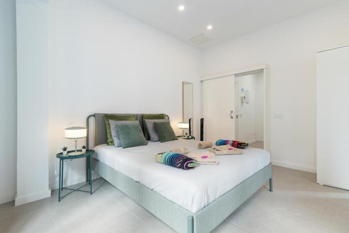 Beach Apt for 4 Las Canteras w Rooftop Terrace