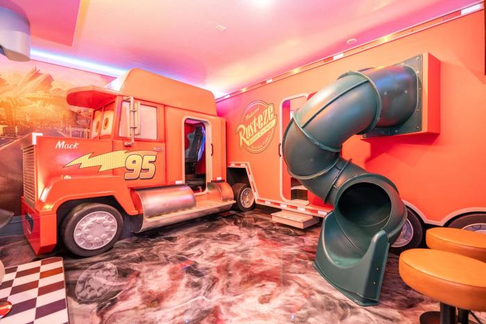 Radical Home with Simulator by the Movie Cars 10SE