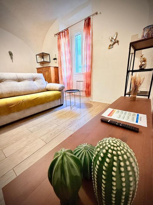 Effervescent break in a quiet setting