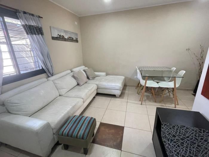 Departamentos frente al shopping