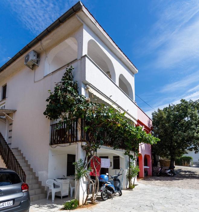 Apartments with parking space Pinezici, Krk - 24610